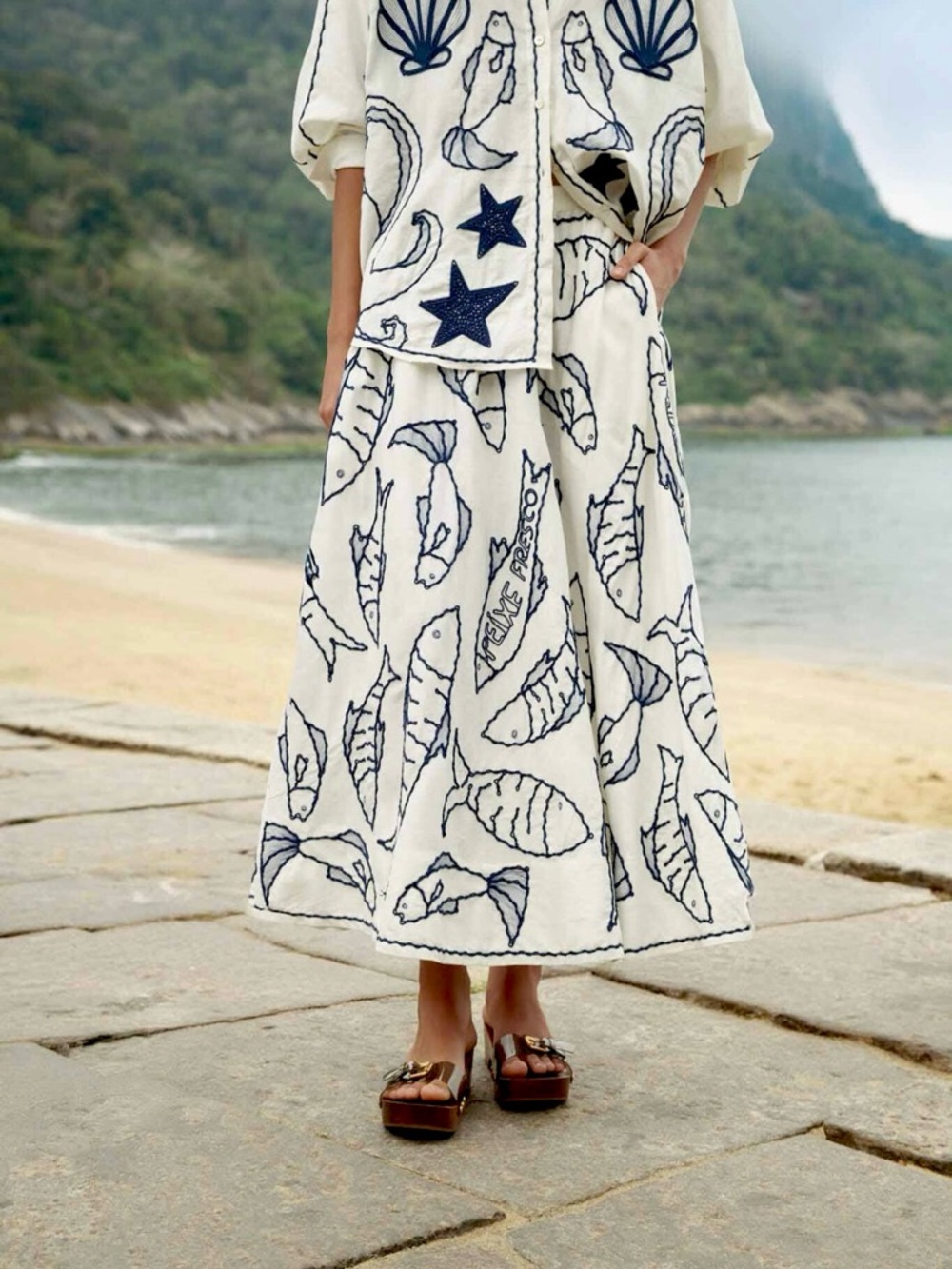 FARM Rio Off-White Fresh Fish Embroidered Midi Skirt Size XS NWT